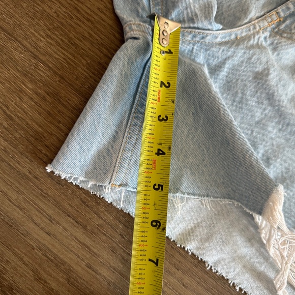 Zara distressed high rise denim shorts Size 12 - Picture 8 of 8
